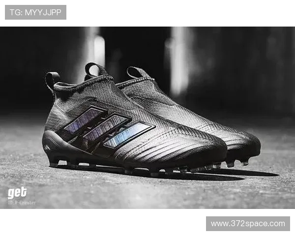 内维尔揭秘小贝与阿迪合作背后的故事及猎鹰球鞋的缘起